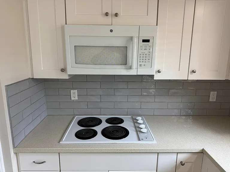 21015 Wood Ave #B — Photo 9
