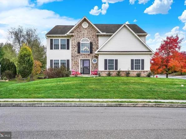 4 Bunker Hl, Millersville, PA 17551