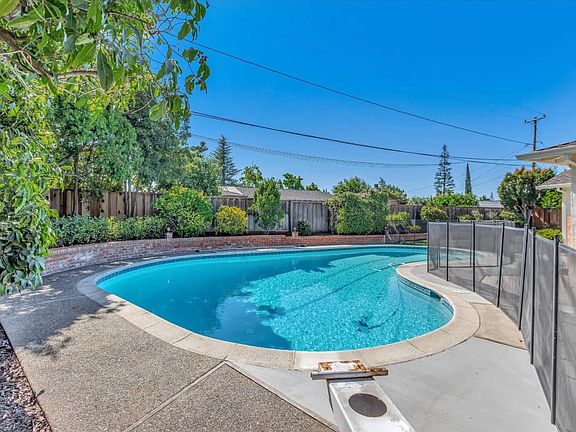 3rd image of 12305 Walden Ct