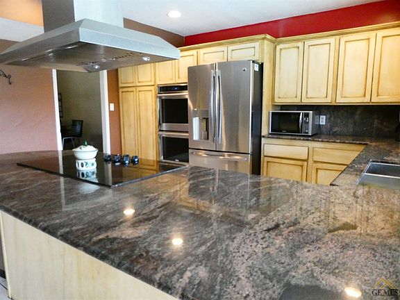 4th image of 1700 Club View Dr