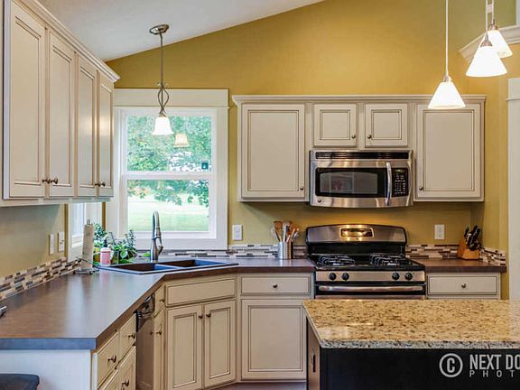 5th image of 2121 Elmridge Dr NW