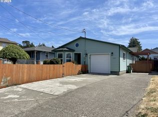 1625 Lakeshore Dr, Coos Bay, OR 97420