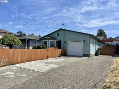 1625 Lakeshore Dr, Coos Bay, OR, 97420