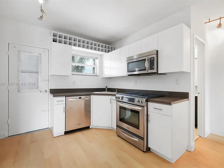 1300 Lincoln Rd #B402 — Photo 10