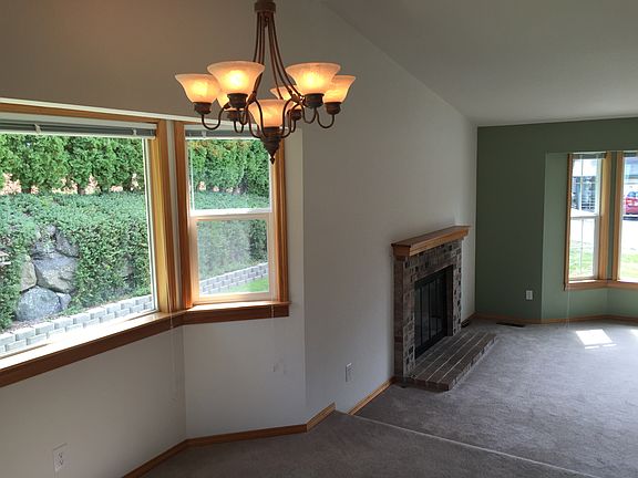 3rd image of 992 NE Marwood Dr