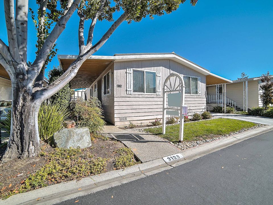 1st image of 3128 Oakbridge Dr