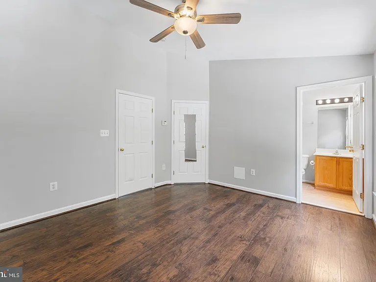 4004 Meadow Trail Ln — Photo 12