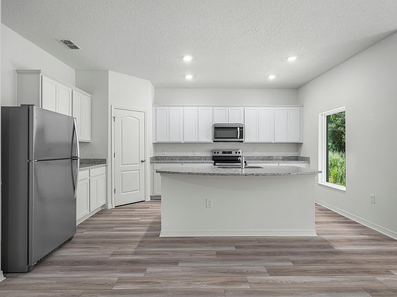 All kitchen applainces included