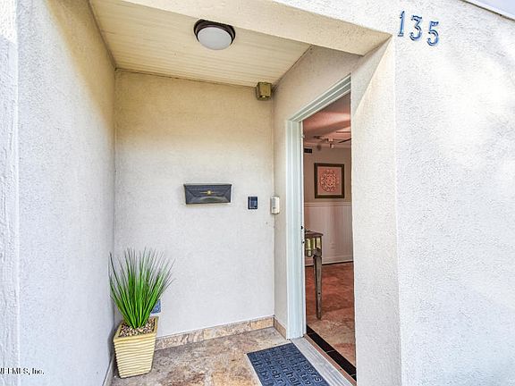 4th image of 135 20th Ave S