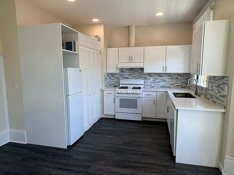 994-998 Guerrero St — Photo 15