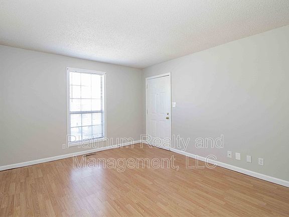 3rd image of 818A Golfview Pl Unit A