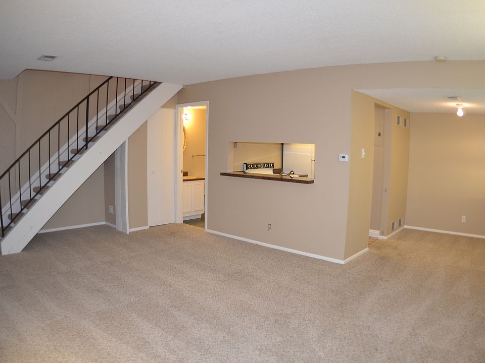 2nd image of 1225 S Oneida St APT 251