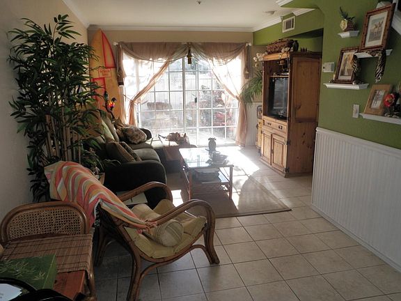 3rd image of 4692 Carpinteria Ave APT 38