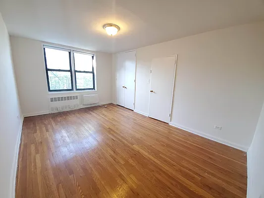 Rented by Smart NY Realty LLC | media 9