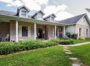 22034 Old Log Cabin Rd, Warrenton, MO 63383