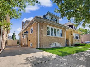 4945 W Addison St, Chicago, IL 60641