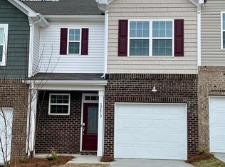 12613 Wandering Brook Dr, Charlotte, NC 28273