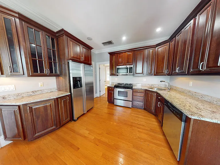 32 Ward St #2 — Photo 9