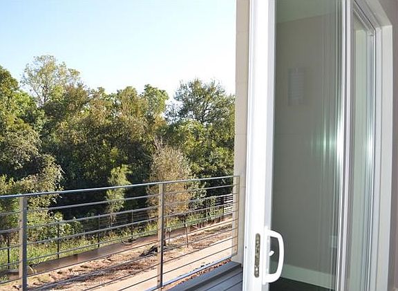 5th image of 604 N Bluff Dr Unit 116