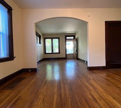 4th image of 4928 Holly Hills Ave #1F