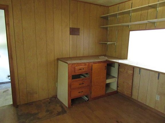 4th image of 5804 S Hampshire Blvd