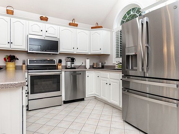 3rd image of 304 Village Ln