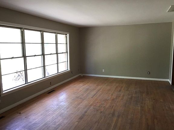 3rd image of 2222 W 9th Ave