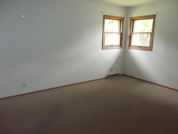4th image of 2204 Hyacinth Ct