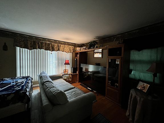 4th image of 474 Ewing Dr