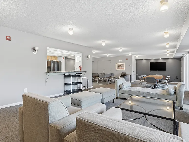 200 N Pickett St #110 — Photo 40