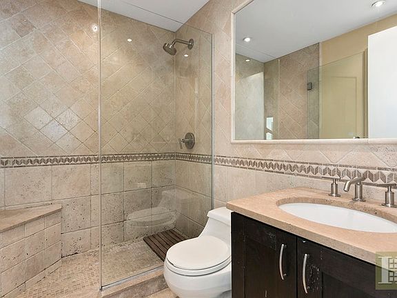 5th image of 300 E 85th St APT 2801