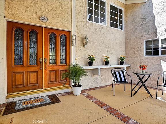 2nd image of 2082 Lindengrove St