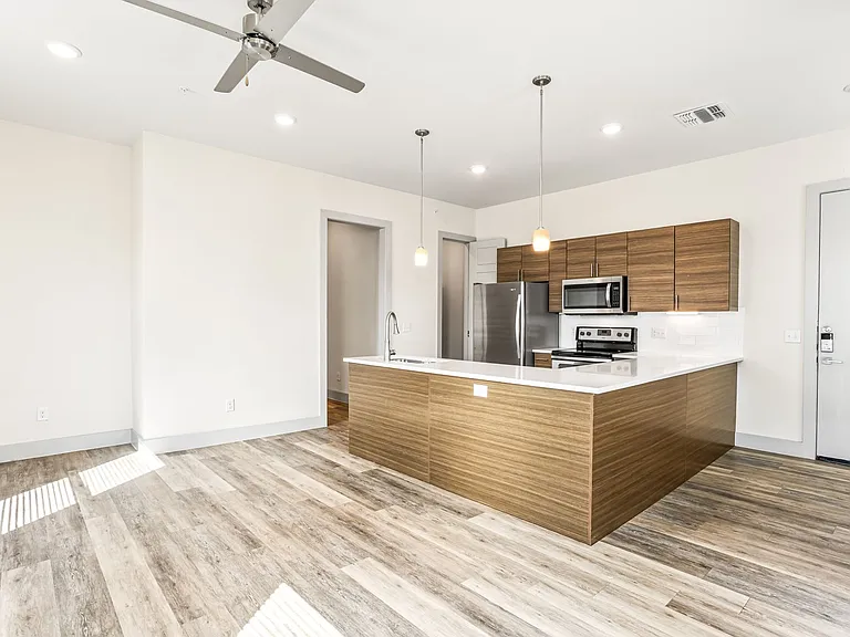 2712 Wingate St — Photo 17