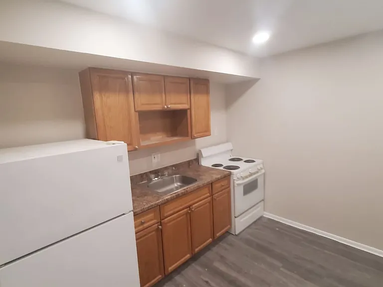 1300 W Albanus St — Photo 2