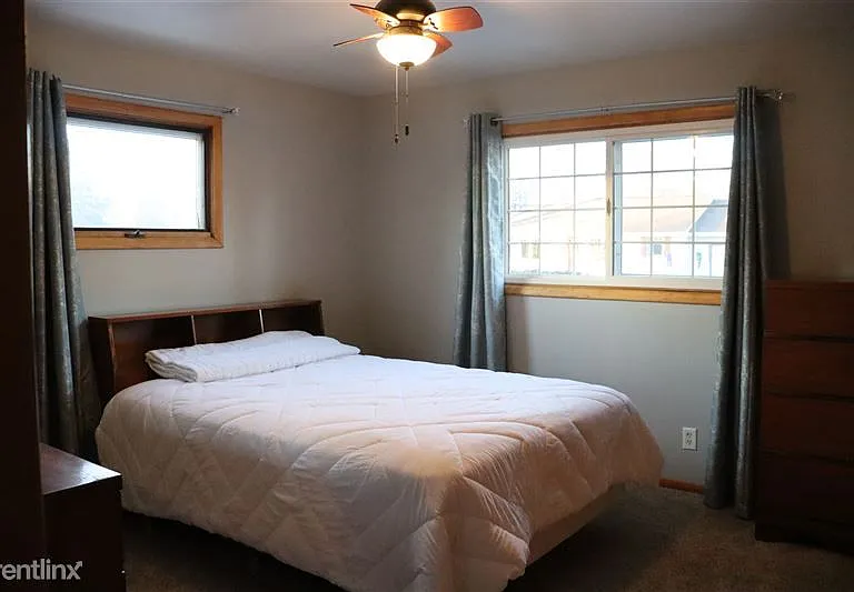 113 E Owens Ave — Photo 3