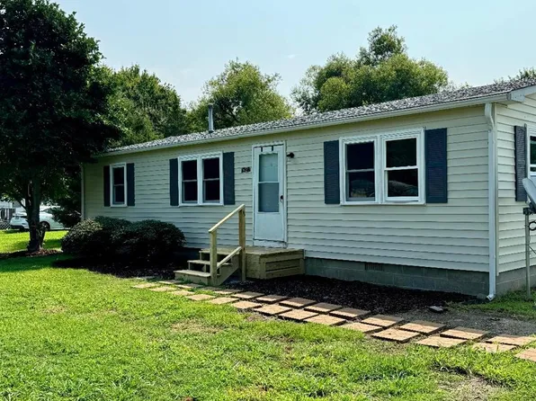 18167 Meadows Dr, Cape Charles, VA 23310