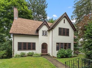 13 Saint Elmo Rd, Worcester, MA 01602