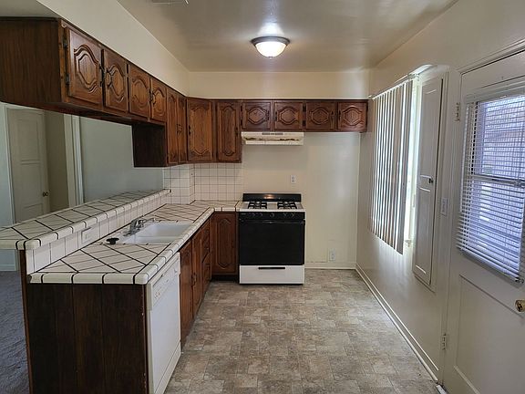 2nd image of 1042 W Glenoaks Blvd #21/2