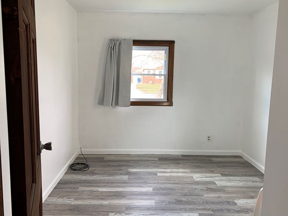 1st image of 706 Hine Ave