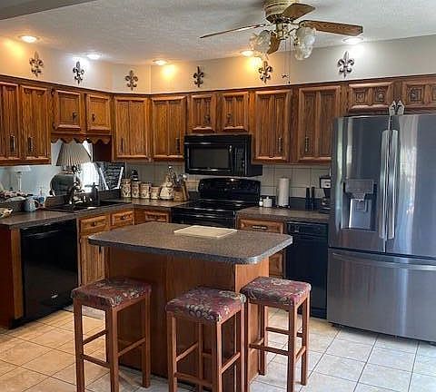 4th image of 8916 Mountain Brook Ct