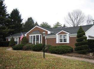 18 Creek Rim Dr, Titusville, NJ 08560