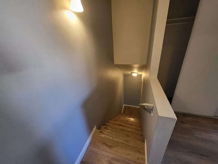 121 Sinclair Ave — Photo 8