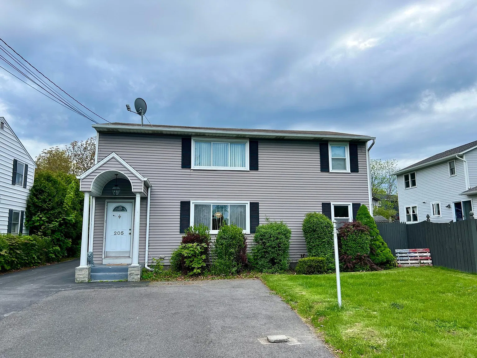 205 Buckley Rd — Photo 1