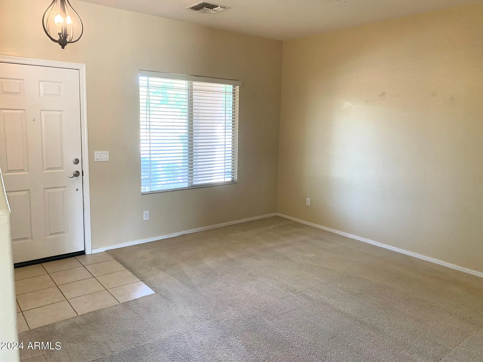 4 bed, 2.5 bath, 2494 sqft, $1,995 — Photo 3