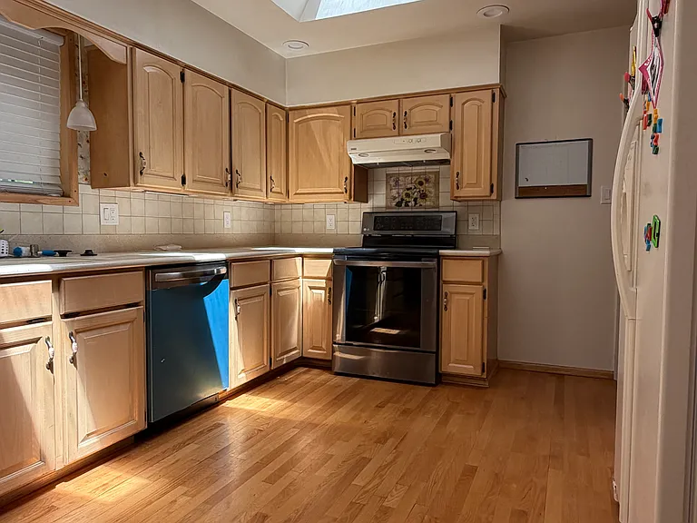 1667 S Yarrow Ct — Photo 6