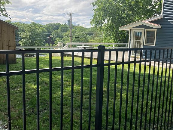 4th image of 103 Eastside Dr