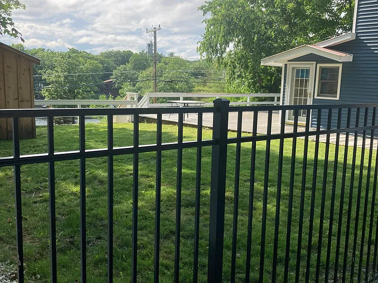 103 Eastside Dr — Photo 4