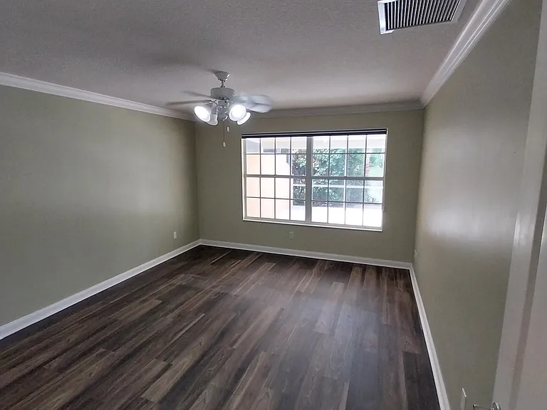 4910 Kingston Way — Photo 9
