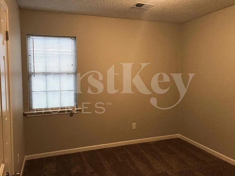 6418 Fawn Hollow Cir S — Photo 14