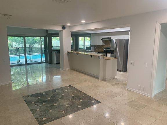 2nd image of 4121 Crosswater Dr